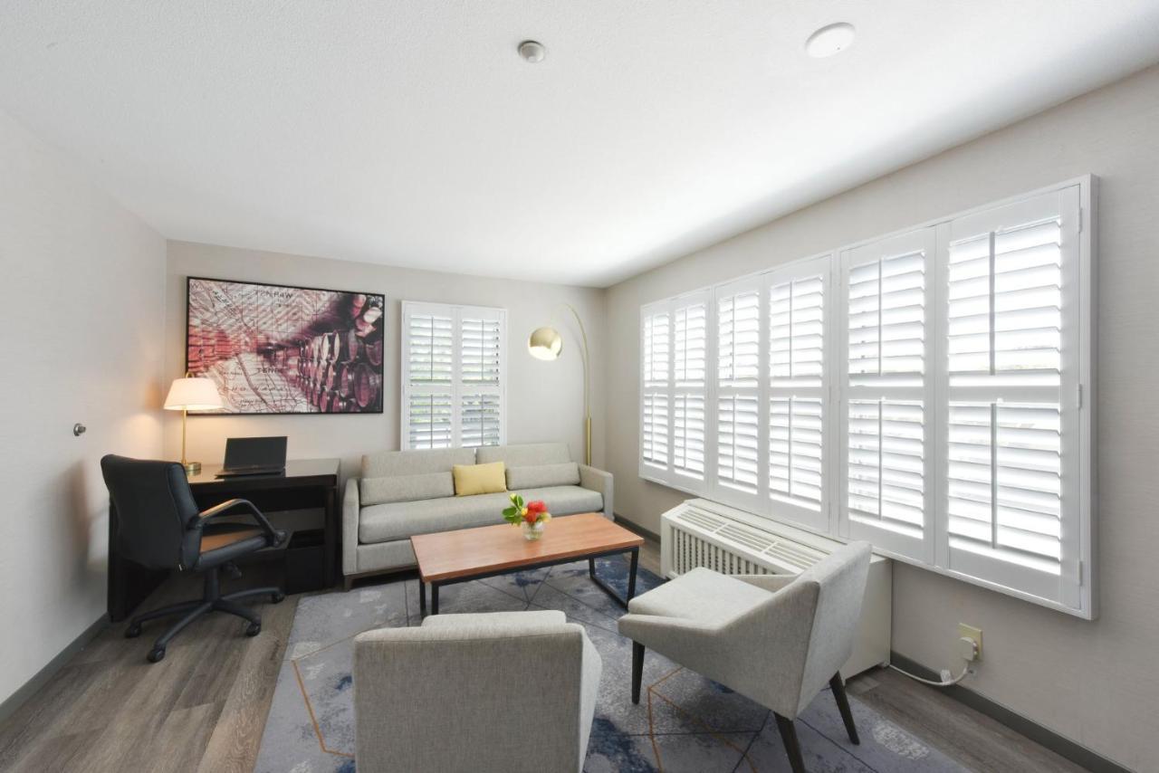 Hotel Indigo Napa Valley By Ihg Bagian luar foto