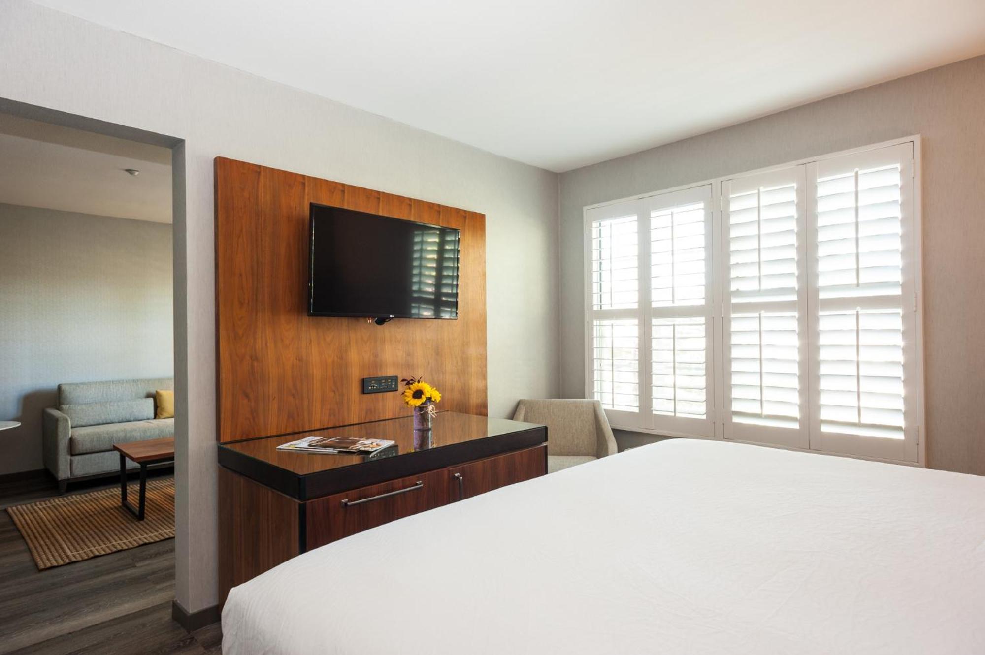 Hotel Indigo Napa Valley By Ihg Bagian luar foto